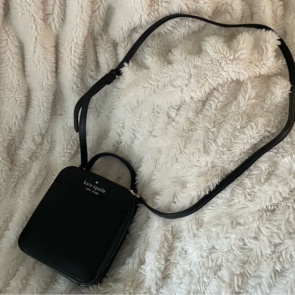 Kate Spade Elegant Black Crossbody Bag - Picture 3 of 7